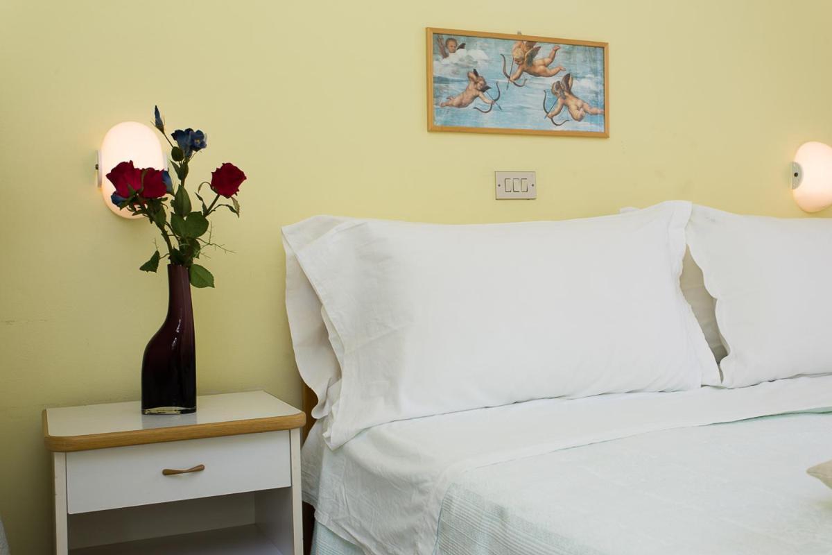 Hotel Valentino Pinarella Ngoại thất bức ảnh