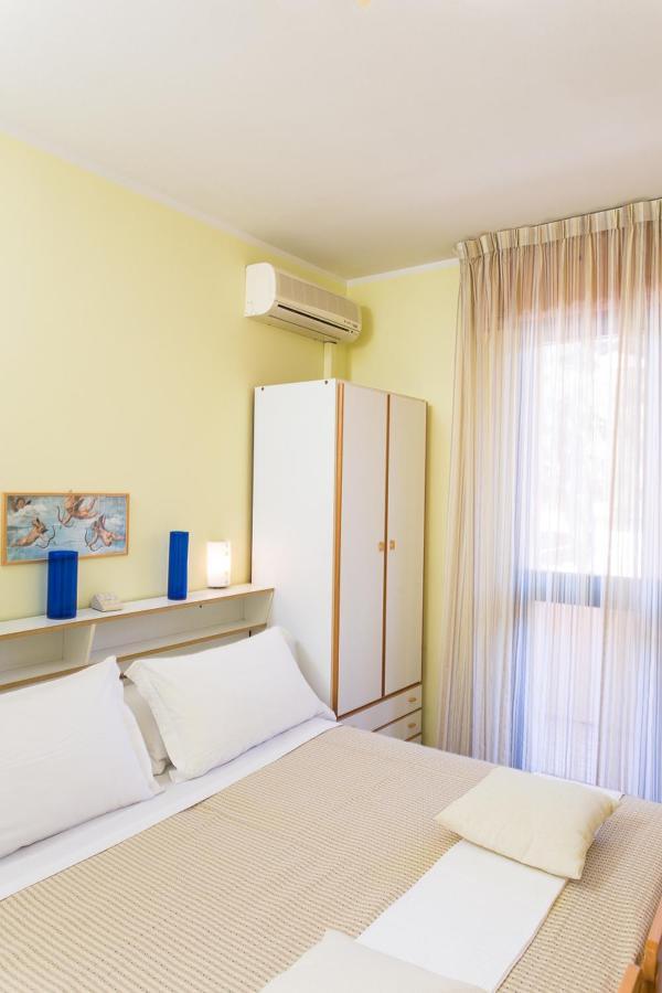 Hotel Valentino Pinarella Ngoại thất bức ảnh